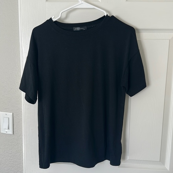 black tee - Picture 1 of 1
